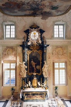 Schloss Clemenswerth, barocker Schnitzaltar der Schlosskapelle
