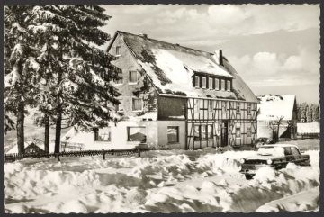 Der verschneite Gasthof und die Pension "Bräutigam" in Schanze (Gemeinde Schmallenberg)