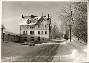 Das verschneite "Berghotel Hoheleye" (Gemeinde Winterberg), undatiert (1950er/1960er Jahre?)