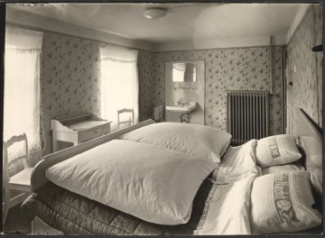 Neuastenberg (Gemeinde Winterberg), Zimmer im Hotel "Rossel" in Neuastenberg, circa 1930er Jahre