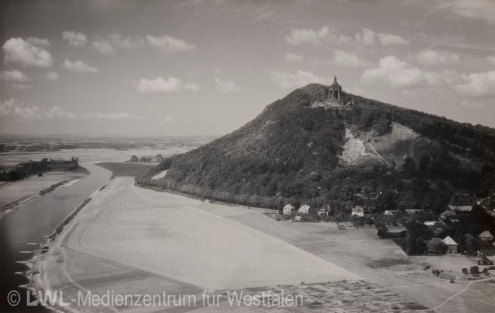 10_14331 Slg. Helmut Henssgen et al.: Tourismus am Kaiser-Wilhelm-Denkmal, Porta Westfalica
