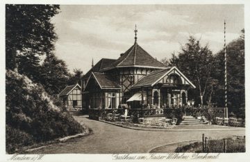 Auf dem Wittekindsberg, Porta Westfalica: Gasthaus am Auffahrtweg zum Kaiser-Wilhelm-Denkmal. Undatiert, um 1920?