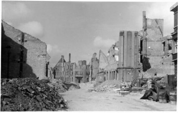Kriegsschäden in Münster-Innenstadt 1945, Hansaviertel: Ruinenlandschaft Lingener- und Meppener Straße. 