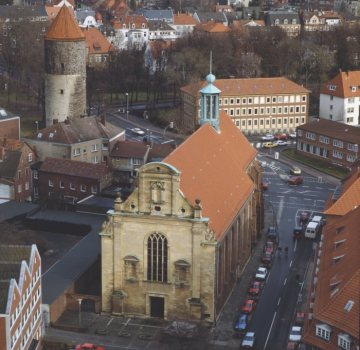Buddenturm und Ev. Universitätskirche mit Blick in das Kreuzviertel