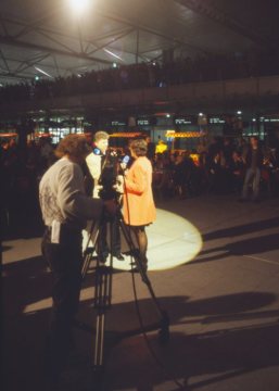 Im Flughafen-Terminal: Interview anlässlich der Eröffnungsfeierlichkeiten