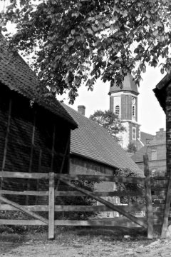 Dorfkern von Rinkerode mit St. Pankratius-Kirche und Teilansicht von Hof Dartmann. Undatiert, 1960er Jahre.