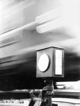 Effektaufnahme mit Gleisweiche an der Bahnlinie Hamm/Münster Höhe Stellwerk Rinkerode/Fasanenweg (später abgebaut) am damaligen Bahnhübergang zum alten Hof Große Dütting. Rinkerode, 1965.