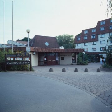 Die Stadthalle mit "Ruhrfestsaal" und Restaurant "Zweibrücker Hof"