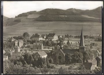 Bigge (Gemeinde Olsberg) mit der Pfarrkirche St.-Martin