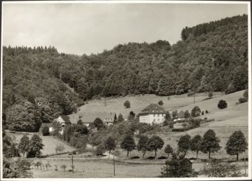 Blick zum Haus Brabecke in Brabecke (Gemeinde Schmallenberg), undatiert
