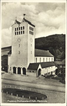 Die katholische Pfarrkirche St.-Georg in Bad Fredeburg (Gemeinde Schmallenberg), 1923 bis 1933 erbaut