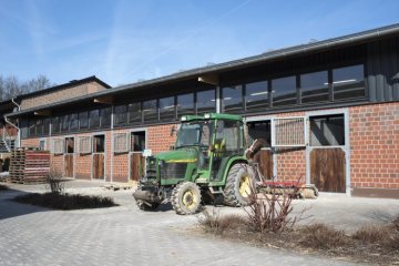 Reitsportzentrum Massener Heide, Unna - Stallungen. März 2017