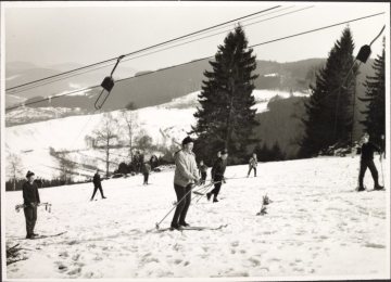 Skilift am Wintersportplatz Niedersfeld (Gemeinde Winterberg), undatiert (1960er Jahre?)