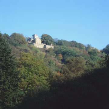 Isenberg mit Ruine Isenburg