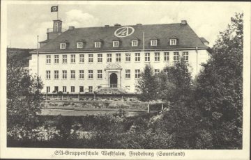 Die SA-Gruppenschule Westfalen in Bad Fredeburg (Gemeinde Schmallenberg): Einzige SA-Gruppenführerschule Deutschlands, 1944 nach Erwitte verlegt, heute Musikbildungszentrum Südwestfalen
