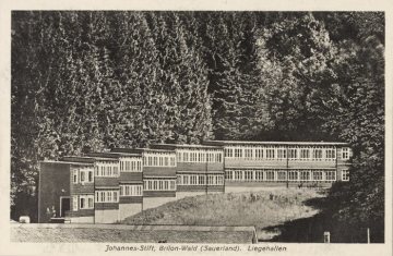 Die Liegehallen des Johannes-Stifts in Brilon-Wald, undatiert (1940er Jahre?)