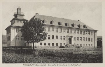 Bad Fredeburg (Gemeinde Schmallenberg), die Deutsche Oberschule in Aufbauform, 1935 bis 1944, heute Musikbildungszentrum Südwestfalen, undatiert (um 1940?)