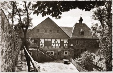 Innenhof der Jugendherberge Burg Altena, undatiert: 1912/14 von Richard Schirrmann eingerichtet und später dem Heimatmuseum angeschlossen