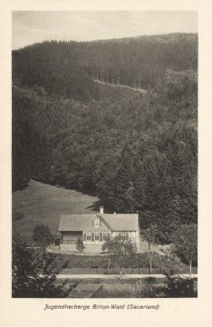 Blick auf die Jugendherberge in Brilon-Wald: 1923 von der Ortsgruppe Brilon für das Deutsche Jugendherbergswerk erbaut, undatiert (1930er/1940er Jahre?)
