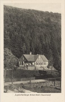 Die Jugendherberge in Brilon-Wald: 1923 von der Ortsgruppe Brilon für das Deutsche Jugendherbergswerk erbaut, undatiert (1930er/1940er Jahre?)