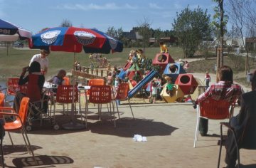 Allwetterzoo: Kinderspielplatz an der Caféterrasse