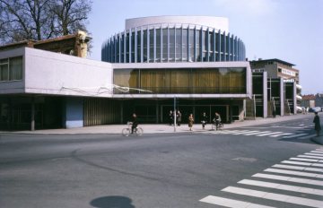 Theater Münster, erbaut 1952-1956 nach Entwürfen der Architekten Harald Deilmann, Max von Hausen, Ortwin Rave und Werner Ruhnau (Voßgasse/Neubrückstraße). Undatiert, um 1973?