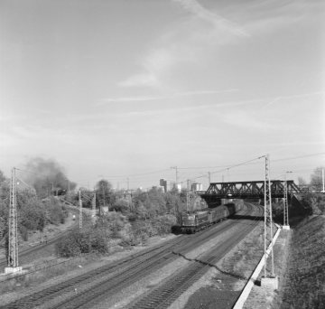 Eisenbahnbrücke und Schienentrasse an der Hammer Straße Höhe Preußenstadion