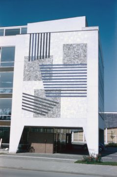 Pädagogische Hochschule Westfalen-Lippe, Scharnhorststraße: Teilansicht mit Fassadenmosaik
