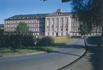 Hautklinik der Westfälischen Wilhelms-Universität Münster, Von-Esmarch-Straße. Undatiert, um 1970?