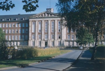 Hautklinik der Westfälischen Wilhelms-Universität Münster, Von-Esmarch-Straße. Undatiert, um 1970?