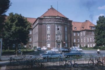 Frauenklinik (?) der Westfälischen Wilhelms-Universität Münster, Domagkstraße 3, erbaut 1915-1925. Undatiert, um 1970?