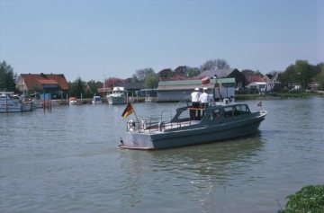 Motorboot der Wasserschutzpolizei auf dem Dortmund- Ems-Kanal Höhe Yachthafen und Mauritz-Schleuse