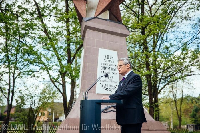 11_6037 70 Jahre Kriegsende: Besuch von Bundespräsident Gauck in der Gedenkstätte Stalag 326 (VI K) Senne am 06.05.2015