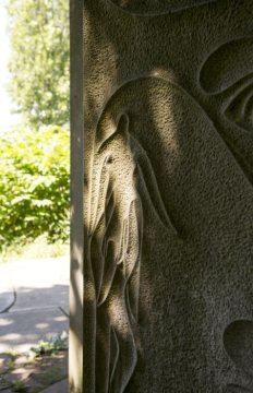 Stadt Selm - Detail des Freiherr vom Stein Denkmal in Selm. Das Denkmal wurde 2017 offenbar durch Vandalismus beschädigt, so dass die bronzene Porträtbüste des Freiherrn im Juli 2017 fehlte (seit Juni 2018 zurück)
