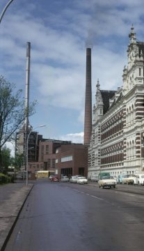Textilwerke Laurenz: Front des Verwaltungsgebäudes und Produktionsanlagen