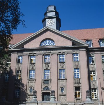 Das Oberbergamt, erbaut 1910 im Stil des Neobarock (Goebenstraße 25)