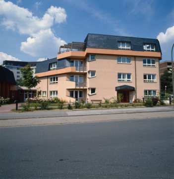 Kindergarten, Schule, Altenwohnheim: Pädagogisches Soziales Zentrum, Mergelteichstraße 37-43