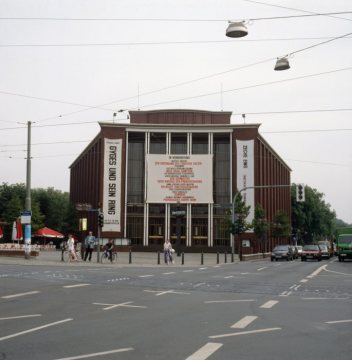 Das Schauspielhaus, gegründet 1919: Neubau von 1953 an der Königsallee 15