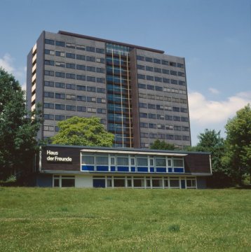 Begegnungszentrum Haus der Freunde und Staatshochbauamt für die Ruhr-Universität (Oesterender Str.)