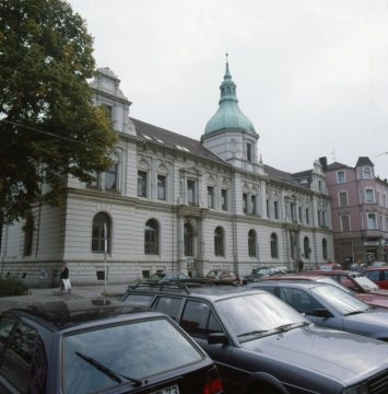Das Rathaus, erbaut 1884 im Stil der Renaissance