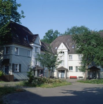Einstige Zechensiedlung Dahlhauser Heide (erbaut 1906-1915): Renovierte Häuser am Beamtenplatz (1)