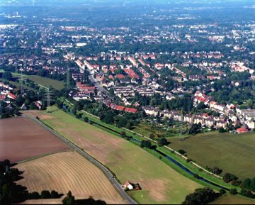 Luftaufnahme der Emscher: Blick von der Pöppinghauser Straße in Castrop-Rauxel nach Recklinghausen
