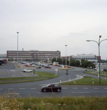 Opel Bochum, Werk I in Laer - errichtet 1962 auf dem Gelände der ehemaligen Zeche Dannenbaum mit Anbindung an die Stadtautobahn Höhe Nordhausen-Ring, stillgelegt 2014.