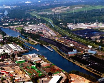Herne-Crange: Luftaufnahme vom Rhein-Herne-Kanal an der Schleusengruppe Wanne-Eickel
