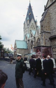 Papstbesuch am 22.06.1996: Johannes Paul II auf dem Weg zum St. Liborius-Dom