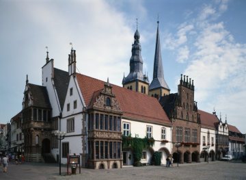 Marktplatz mit Rathauskomplex, Gotik und Renaissance des 15. bis 17. Jahrhunderts