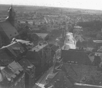 Blick auf die Weststraße, links im Bild Kirche St. Bartholomäus, Ahlen