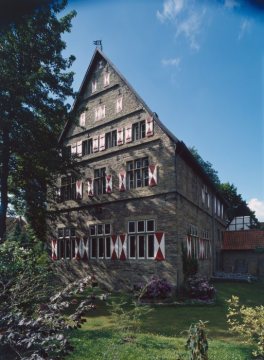 Burghof-Museum: Haupthaus des ehem. Burghofes, errichtet 1559/60, einstiger Wohnsitz u.a. der Familie von Fürstenberg, seit 1909 stadtgeschichtliches Museum