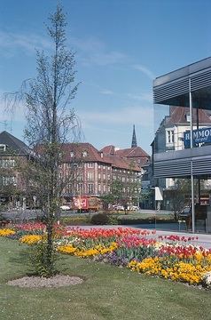 Grünanlage am Servatiiplatz mit Blick zur Salzstraße/Promenade