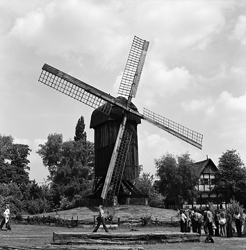 Emsländer Bockwindmühle von 1748 im Freilichtmuseum Mühlenhof